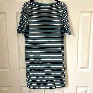 Soft and cozy short sleeve sweater dress, Lou & Grey Ann Taylor loft size XS